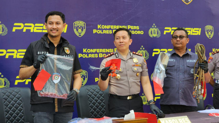 Polres Bojonegoro Amankan Tersangka Pengoplos LPG Subsidi 3 Kg dan Ratusan Tabung Gas