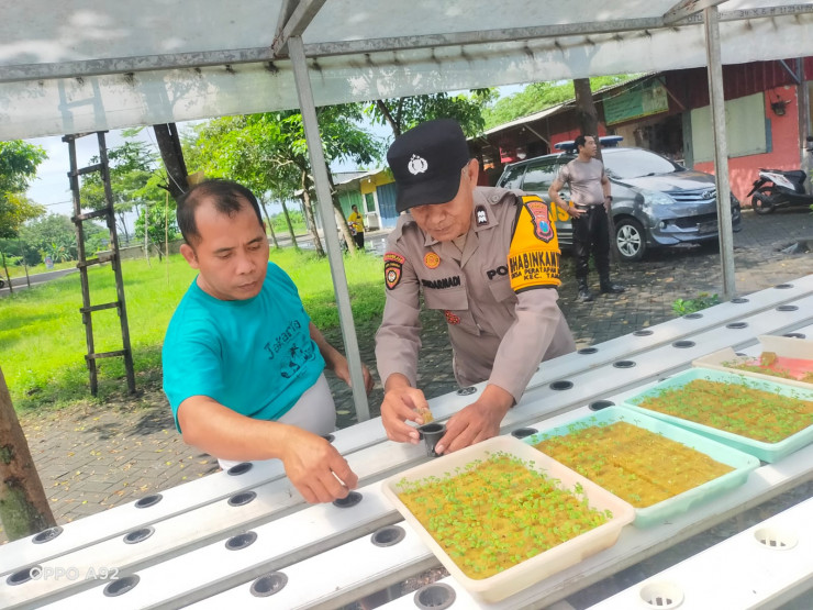 Gelorakan Swasembada Pangan, Polisi di Sidoarjo Ajak Warga Kembangkan Tanaman Hidroponik