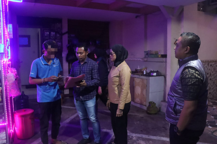 Satuan PPA dan PPO Bersama Polwan Presisi Jenggala Patroli Tempat Hiburan dan Penginapan, Cegah Kejahatan terhadap Perempuan dan Anak