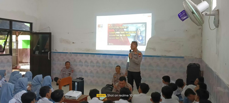 Polresta Sidoarjo Edukasi Pelajar tentang Bullying dan Radikalisme