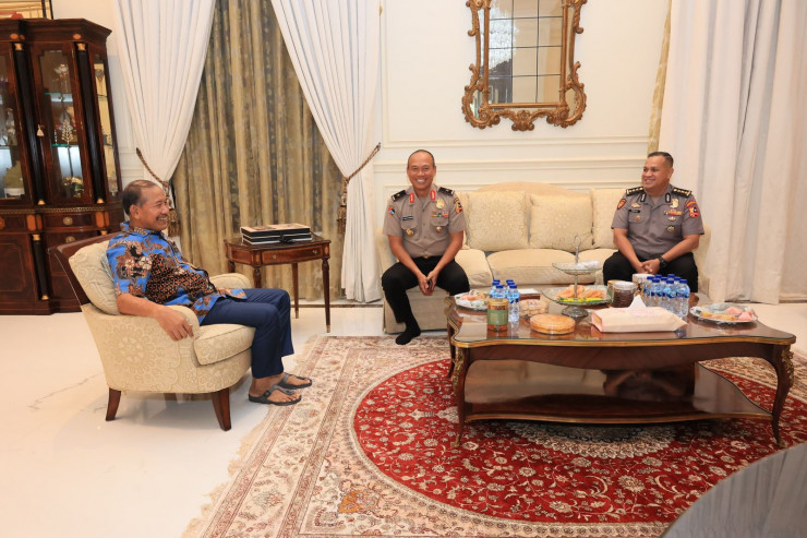Dalam Rangka HUT Bhayangkara ke-79, Tim Mabes Polri Lakukan Anjangsana ke Mantan Kapolri Jenderal (Purn) Drs. Badrodin Haiti