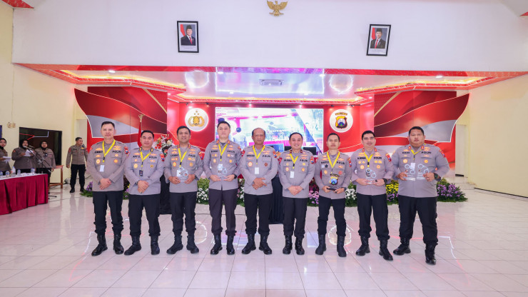 Anev Sitkamtibmas Semester I Tahun 2025, Polresta Sidoarjo Dapatkan Penghargaan Kapolda Jatim