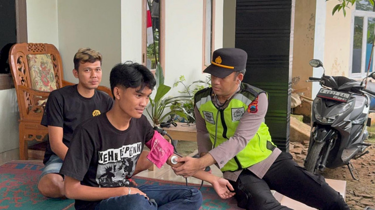 Tanggap Bencana, Polres Purbalingga Gerak Cepat Berikan Bantuan dan Layanan Kesehatan Gratis di Desa Maribaya