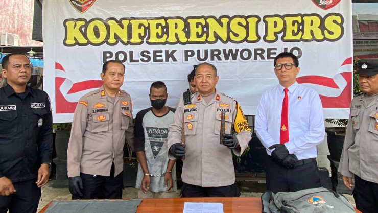 Polisi Amankan Pria Diduga Preman Bawa Sajam Jenis Belati Cundrik di Kota Pasuruan