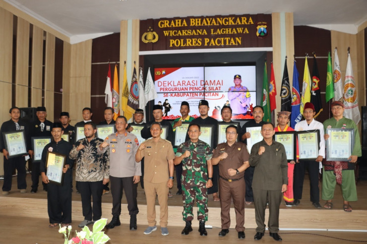 Sinergitas, Polres Pacitan Bersama TNI dan Forkopimda Fasilitasi Perguruan Silat Gelar Deklarasi Damai