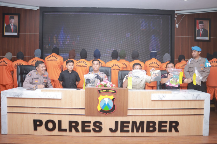 Polres Jember Tetapkan 22 Orang Tersangka Penambang Emas Ilegal