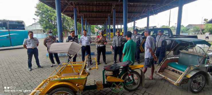 Sinergitas Polres Pasuruan Kota Bersama Dishub Sosialisaikan Larangan Bentor Beroperasi