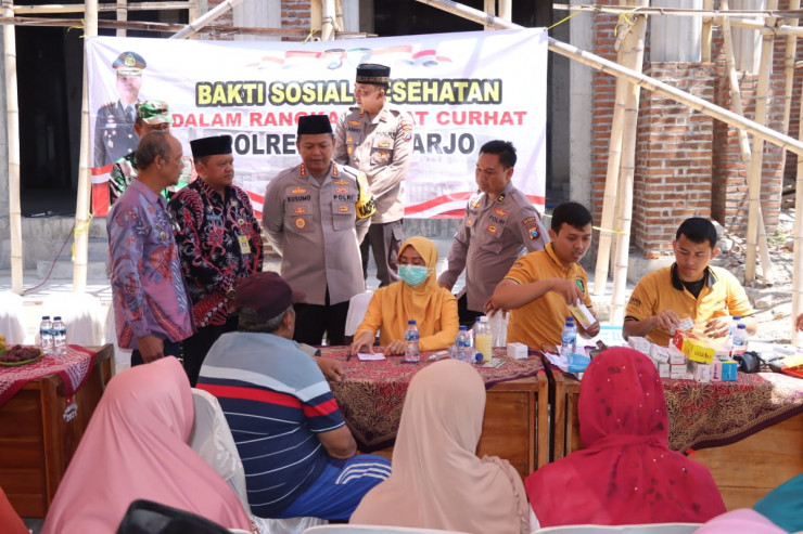 Bakti Sosial dan Bakti Kesehatan di Jumat Curhat Polresta Sidoarjo