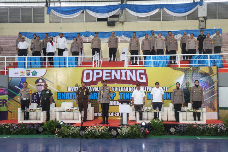 Kapolresta Sidoarjo Buka Pertandingan Bola Volly Indoor dan Volly Pantai U-17 Bhayangkara Cup Tingkat Nasional