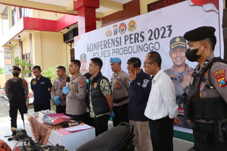 Polisi Amankan Pria Asal Gading Diduga Membakar Mobil Warga Pakuniran Probolinggo