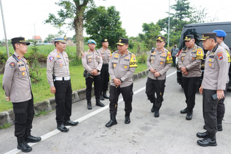 Libur Nataru, Kapolda Jatim Atensi Kamseltibcarlantas Jalur Tol Mojokerto - Surabaya