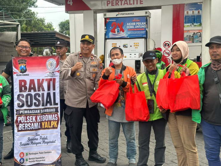 Polsek Kebomas Gandeng YALPK Group Gelar Baksos Ojol Gresik Sumringah Dapat Sembako dan BBM Gratis