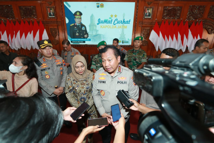 Hadiri Jumat Curhat di Mojokerto, Kapolda Jatim Dicurhati Perlintasan Kereta Api Tanpa Palang