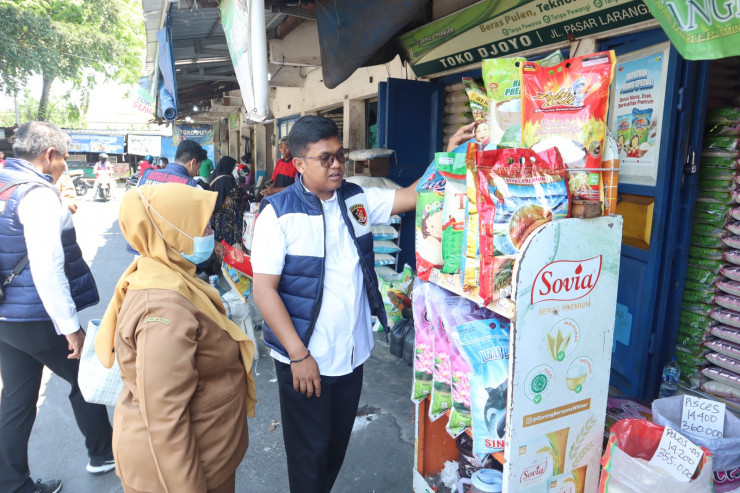 Satgas Pangan Polresta Sidoarjo Turun Ke Pasar, Pastikan Ketersediaan Bahan Pokok Aman